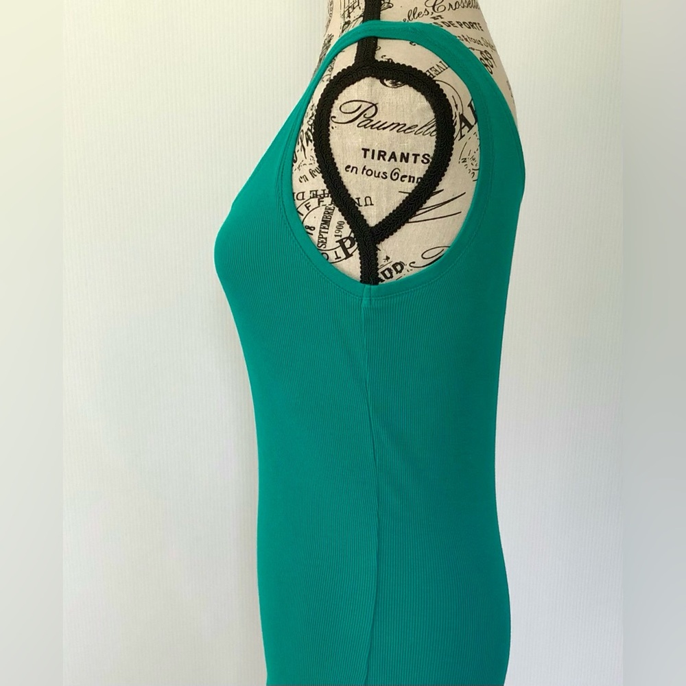 🌟2/$20🌟 Green Ribbed Tank Top - Picture 2 of 6